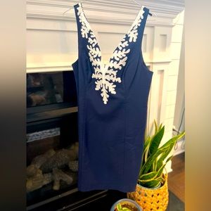 Lilly Pulitzer - never been worn. Size 10